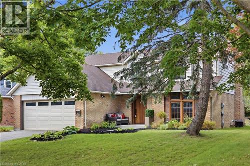 416 Clairbrook Crescent